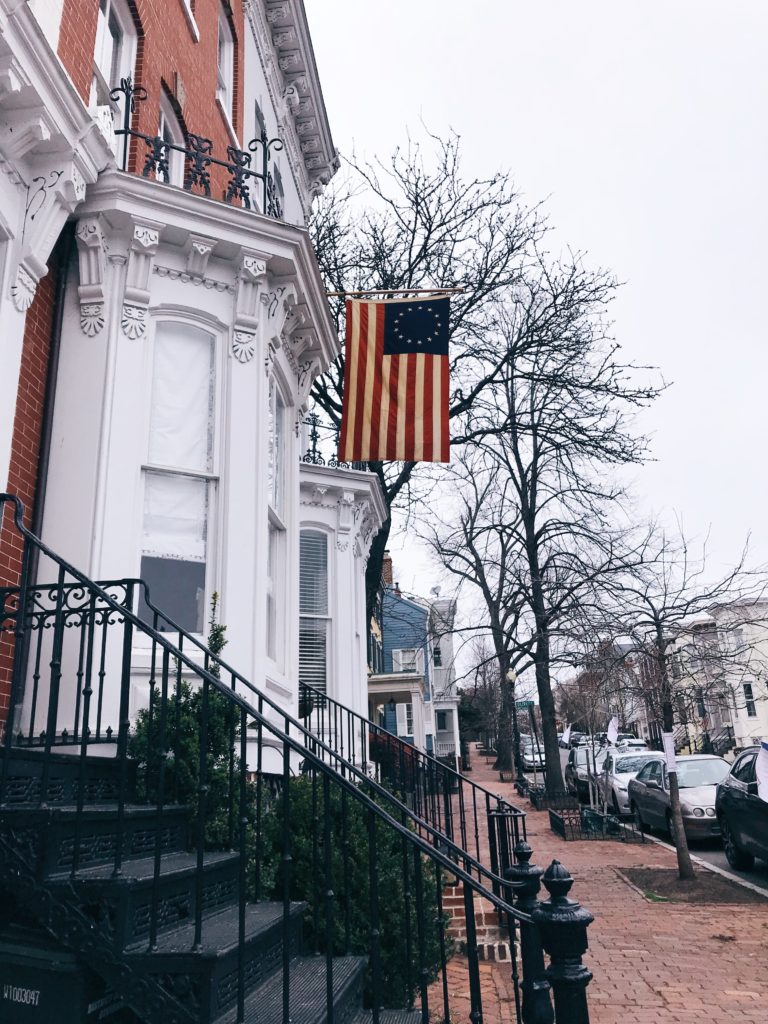 Your guide to a weekend well spent in Washington DC, from famous memorials to museums to scenic photo spots for your Instagram! This Washington DC Travel Guide has you covered with my top 10 things to do on a Washington DC trip. Create the perfect itinerary for your Washington DC vacation with my recommendations for monuments, neighborhoods, Washington DC tips, things to do in Georgetown, photography locations, Washington DC outfit inspiration and more! #WashingtonDC #WashingtonDCTips