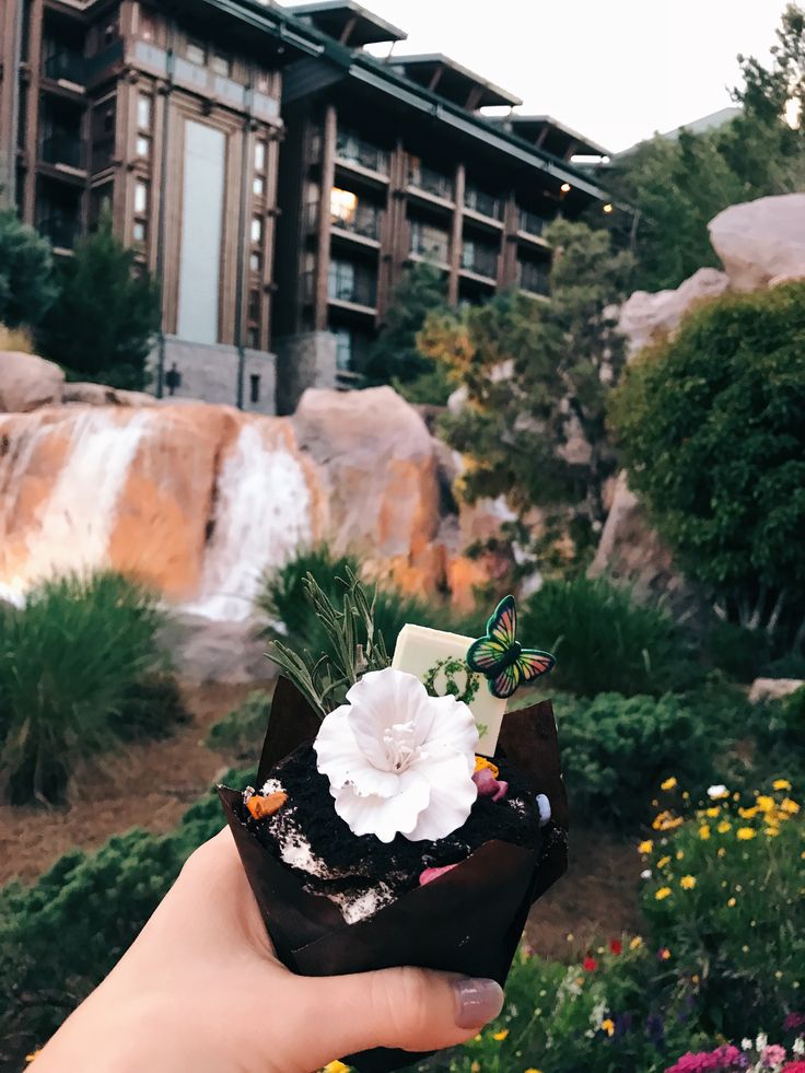 The ultimate snack guide to the best Disney food at the Disney Parks! Sharing over 50 Walt Disney World and Disneyland snacks that you must try on your next Disney trip. Head to the blog to read all my favorite Disney desserts and treats, from classic snacks like the Dole Whip and Mickey’s Premium Bar to hidden gems like the Citrus Swirl Float and Night Blossom. #disneysnacks #disneyfood #disneyeats