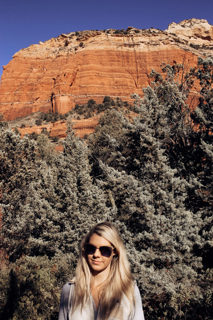 The best Sedona Arizona hike ✨ Read on for everything you need to know about this breathtaking Arizona hike. I’m sharing hiking tips, the best photo spots and views in Sedona Arizona #sedona #sedonahikes #arizonahiking #arizonavacation #hikingsedona