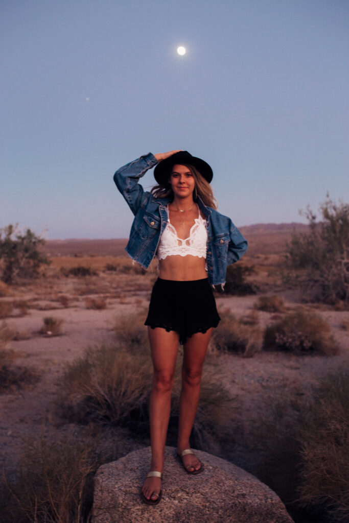 Sharing honest reflections of a weekend in Palm Springs in my Palm Springs travel guide 🌴 My Palm Springs travel diary features everything I loved and didn’t love about my trip to the California desert. Joshua Tree National Park is my favorite part of the area—so worth the drive to Twentynine Palms California for this breathtaking Joshua Tree photoshoot. #joshuatree #palmsprings
