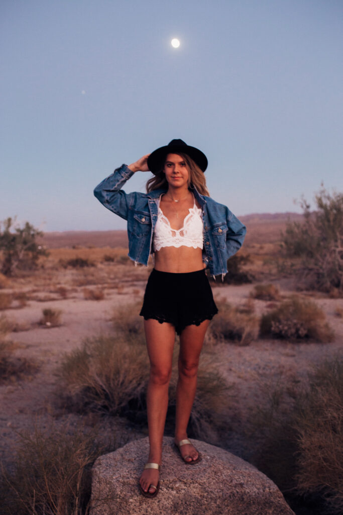 Sharing honest reflections of a weekend in Palm Springs in my Palm Springs travel guide 🌴 My Palm Springs travel diary features everything I loved and didn’t love about my trip to the California desert. Joshua Tree National Park is my favorite part of the area—so worth the drive to Twentynine Palms California for this breathtaking Joshua Tree photoshoot. #joshuatree #palmsprings